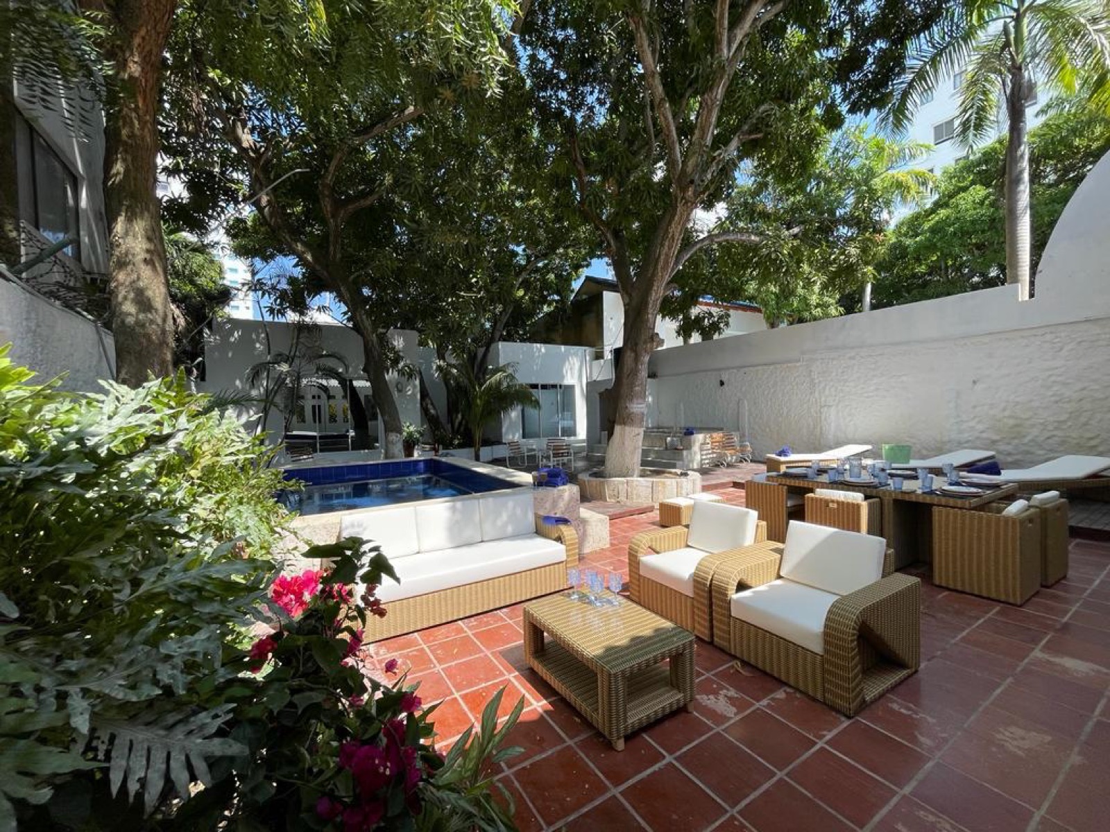 Casa Azul beachfront mansion in Castillogrande Full Photo 25